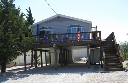 Surf City House | Immaculate raised ranch style home located on the bayside in Surf City