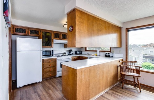Gleneden Beach House | Impressive oceanfront home with great views - dog-friendly