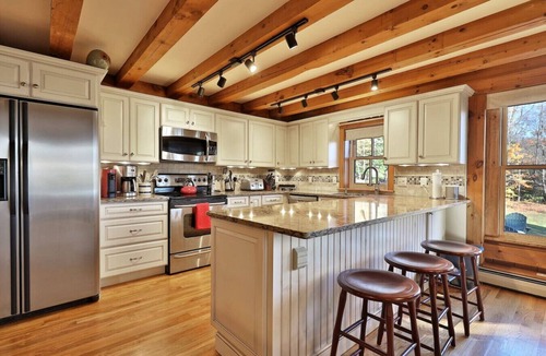 Ludlow House | Incredible ski access on Sachem Trail - True Ski On/Ski Off Home - Private Hot Tub