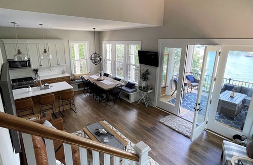 Henrico House | 💥Incredible Sunset Views💥New Build💥Large Boathouse!💥Kayaks & More Included!
