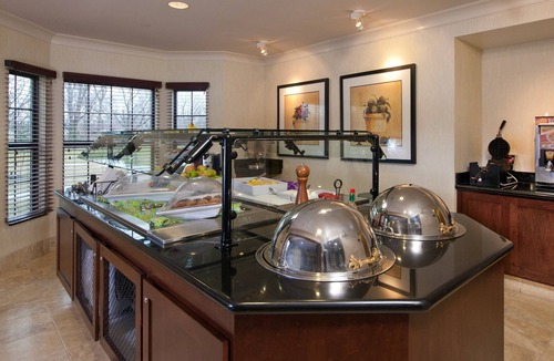West Seneca Apartment | Indoor Pool & Hot Tub Access. Free Breakfast Buffet. Great Location!