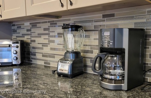 Framingham House | Infant-friendly Luxurious 7 Beds, 6 Room Home with BONUS Loft! A Dream Getaway!
