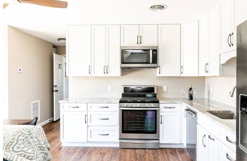 Essex Junction Apartment | Inn at 84 Empire: New fully furnished 1 BR Apt