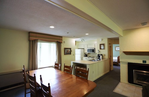 Waterville Valley Condo | Inns of Waterville Valley unit close to town square (201)