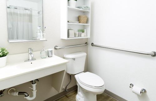 Sand Ridge Hotel | InTown Suites Extended Stay Birmingham AL - Homewood
