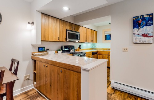Central Vermont- Killington Condo | Inviting condo with skiing, pool, hot tub, tennis, fireplace & W/D