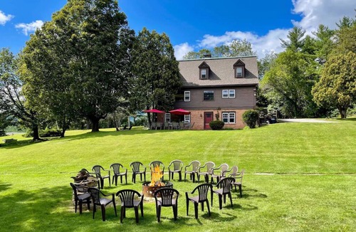 Manchester House | It's the Perfect Reunion House! Fireplace. Indoor pool. Ski. Dogs loved!