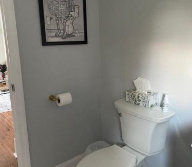 Salem Apartment | It’s Showtime-Book Lally’s House! Steps to Common!