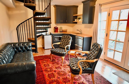 New Kent House | James Armistead Lafayette Cottage: 3BR, New Kent