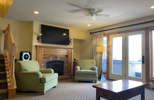 North Troy House | Jay Peak 4BR/3.5BA Ski-in/out Townhome
