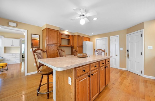 Worcester Apartment | June’s Place: A Centrally located Charming apartment