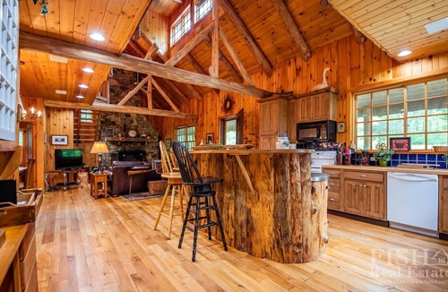Eagles Mere Cottage | Just bring your family and relax at "Glen Eagles Lodge" in Eagles Mere