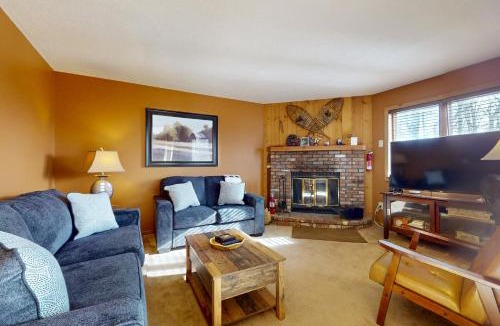 Ludlow Apartment | Kettle Brook I4