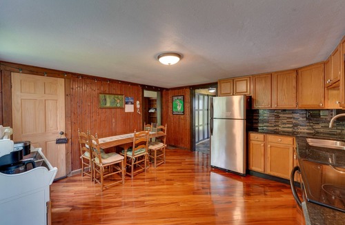 Stockbridge Cabin | Killington Area Escape w/Deck, Views & Hot Tub!