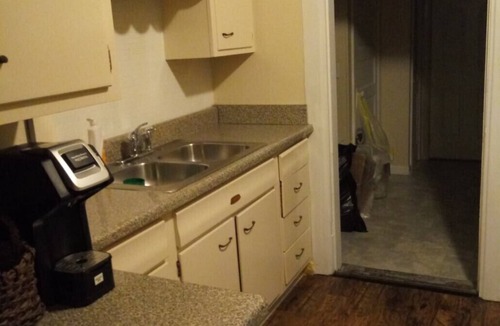 South Charleston House | King & 2 Queens 55” Smart TV cable Convenient