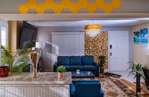 Kenmore House | King Beds -Pet Friendly Fully Fenced Yard