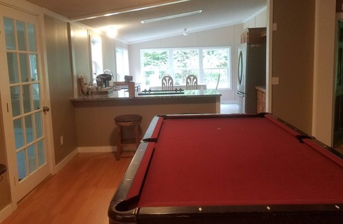 Bethel House | King Size Master With Attached Bath,Pool Table, Open Kitchen,2 Full Baths