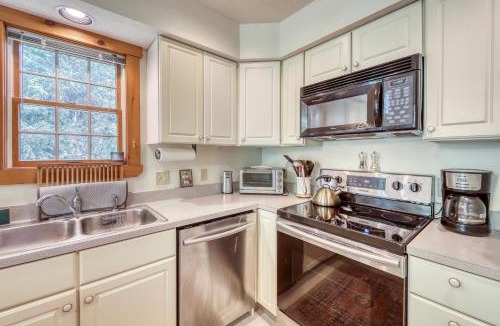 West Dover House | Kingswood Retreat