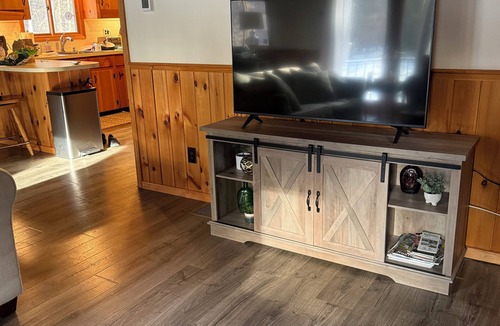 Freedom Cabin | Kirkland Cottage: 2 minutes to Ossipee Lake and 10-minute drive to King Pine