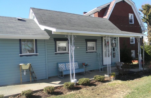 North Belle Vernon Cottage | Kool, Retro Chic is what comes to mind when describing this unique Hideaway!