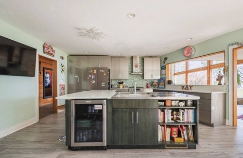 Camellia Shores House | Laid-Back Lakefront Luxury Near Bay & Beach: Welcome To Wiseacre!