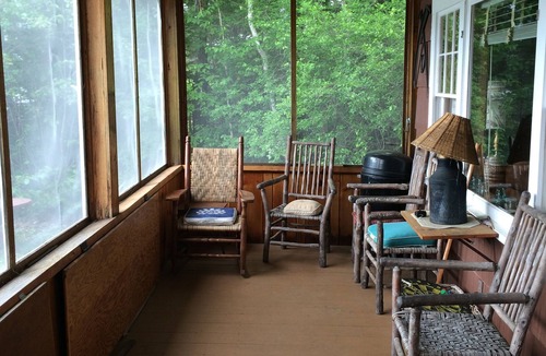 Warren Cabin | Lake Armington charming Lakefront 3-bedroom cabin. No Cleaning/Pet Fees