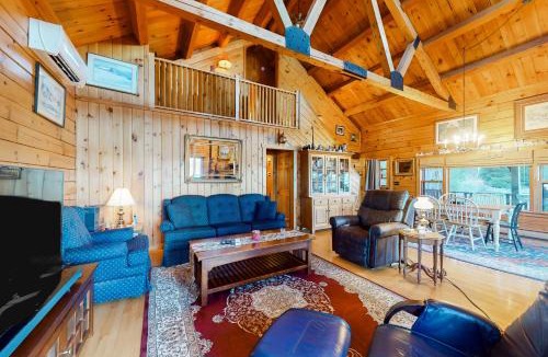 Neshobe Beach House | Lake Bomoseen Log Cabin