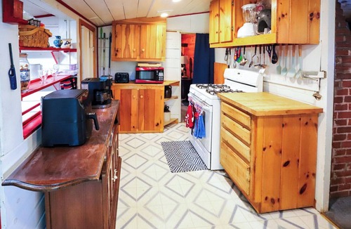 Ashburnham House | LAKE FRONT: Cozy 4-bedroom lake CAMP with WiFi and an outdoor firepit!