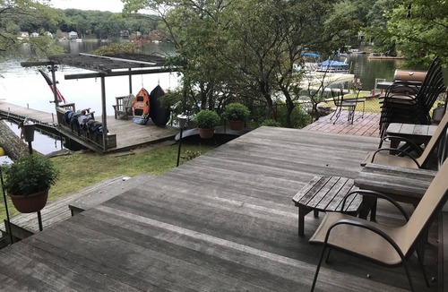 Lake Pocotopaug House | Lake Front Home on the water