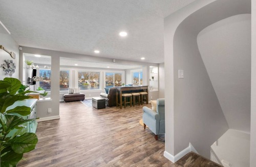 Portage Lakes Apartment | Lake Front|Kayaks|Huge Game Room|Sleeps 8