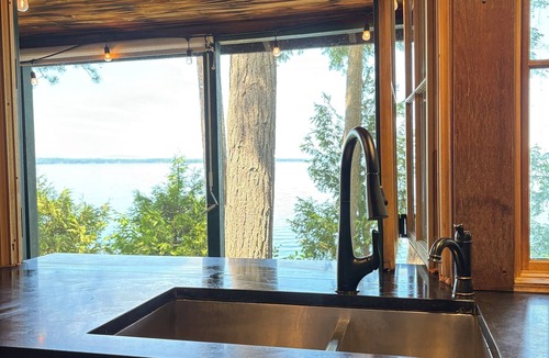 Chittenden County Cottage | LAKE FRONT with private dock 2-bedroom cottage on Lake Champlain