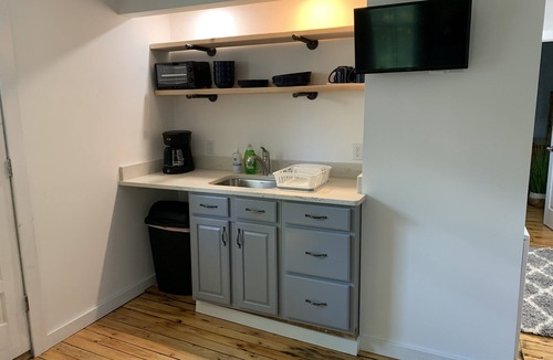 Lake George Apartment | Lake George Great Location with Lake Access
