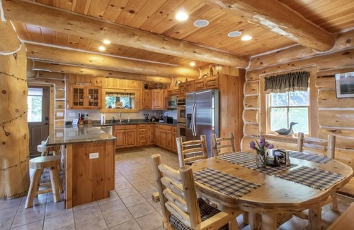 Barton House | Lake House - Modern Log Cabin. Private location on the lake for 8 Guests!