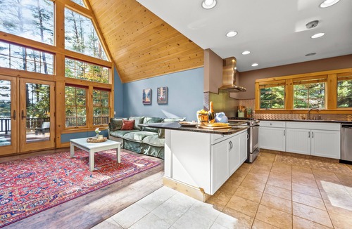Owls Head House | Lakefront 2 Bedroom Adirondack A Frame Chalet