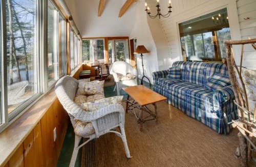 Bradford House | Lakefront Bradford Cottage with Dock, Near Skiing!