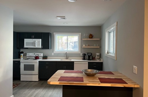 St. Albans Cottage | Lakefront Cottage - Awesome Sunsets! New Construction 2022