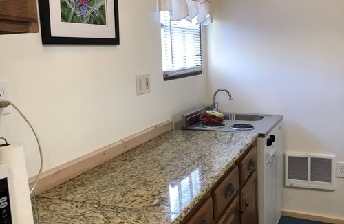Northwood Cottage | Lakefront Cottage PET FRIENDLY