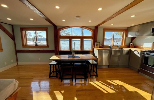 Deerfield Cottage | Lakefront House on Pleasant Lake - Pet Friendly