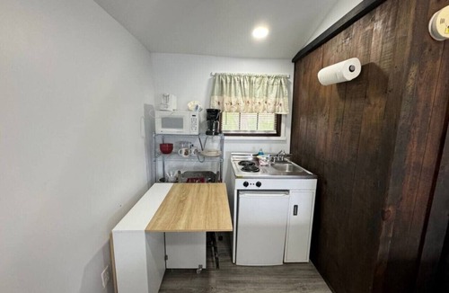 Northwood Cottage | Lakefront Orange Cottage