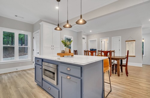 Eatonton House | Lakefront Stunner on Lake Sinclair!