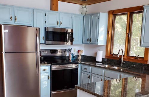 Willsboro House | Lakehouse with Stunning Sunsets on Lake Champlain! Sleeps 6, dog-friendly