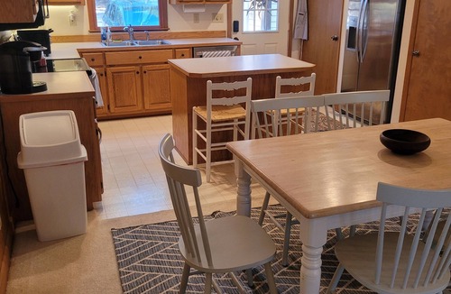 Boydton Cottage | Lakeside Cottage Retreat w/Private Dock