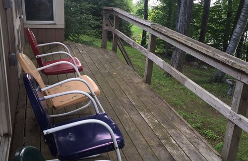 Enfield House | Lakeside Cottage Retreat