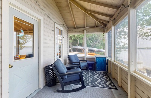 South Hero Cottage | Lakeside cottage, waterfront, boat ramp, dock, kayaks, SUP, bbq, firepit, wifi
