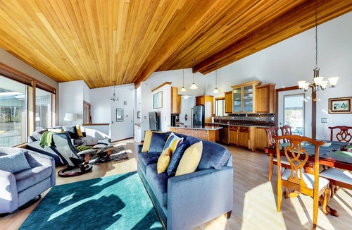 Willow Point House | Lakeview home with a great deck, walk across the street to beach