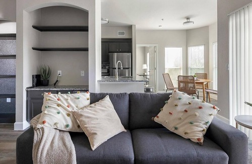 Richmond Apartment | Landing | Incredible 2BD, Gym, Clubhouse