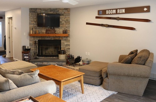 North Woodstock House | Large 3BR/3BA Townhouse near Loon Mountain- Perfect quiet location