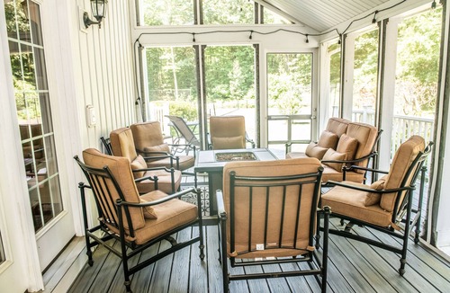 Hadley House | Large Luxury Family Home Near Five Colleges. The TOP short term rental in area!