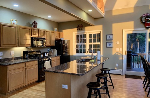 East Burke Ski Chalet | Large Modern Chalet - Slope Side - On Burke MT-Mt Bike, Hike, Ski, Snowmobile