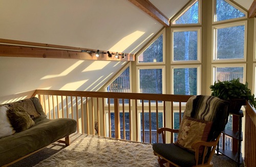 East Burke Ski Chalet | Large Modern Chalet - Slope Side - On Burke MT-Mt Bike, Hike, Ski, Snowmobile